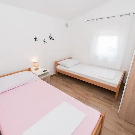With A Parking Space - 18560 Apartment Vir