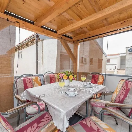 Apartment With Parking Space - 18560 *